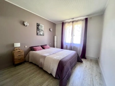 Maison 6 pièces avec piscine et parc paysager