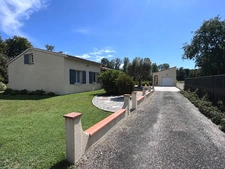 Maison 6 pièces avec piscine et parc paysager