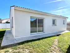 Maison moderne avec jardin – 4 pièces – 447 m² de terrain