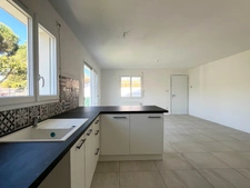 Maison moderne avec jardin – 4 pièces – 447 m² de terrain