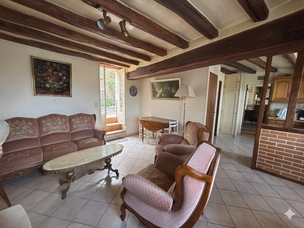 Opportunité Investisseur ou Pied-à-terre – Maison de Village à Potentiel à 1h30 de Paris