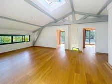 Rare - Maison T6 de 220 m² environ avec jardin arboré de 2 500 m² et piscine. LAUNAC (31)