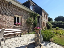 Maison de caractère en brique et silex – XIXe siècle – Environ 193 m² habitables – Terrain de 3 200 m²
