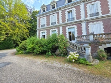Appartement de prestige dans un château du XIXe siècle – 152 m²