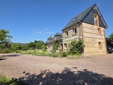 Maison normande – XIXe siècle – Environ 193 m² habitables – Terrain de 3 200 m²