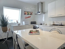 Appartement F3 lumineux au dernier étage avec loggia plein ouest, parking et cave