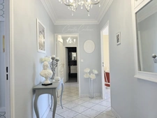 Appartement F3 lumineux au dernier étage avec loggia plein ouest, parking et cave
