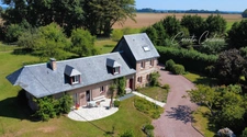 Maison normande – XIXe siècle – Environ 193 m² habitables – Terrain de 3 200 m²