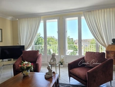 Appartement F3 lumineux au dernier étage avec loggia plein ouest, parking et cave