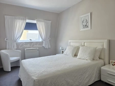 Appartement F3 lumineux au dernier étage avec loggia plein ouest, parking et cave