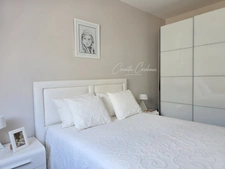 Appartement F3 lumineux au dernier étage avec loggia plein ouest, parking et cave