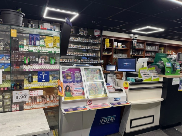 À VENDRE – MURS & FONDS - BAR TABAC FDJ – Côte de Granit Rose – Emplacement privilégié proche mer