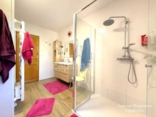🏡  À VENDRE – MAISON FAMILIALE RÉNOVÉE DE 183 M² – 4/5 CHAMBRES – PRESTATIONS HAUT DE GAMME – TERRAIN 1676 M²