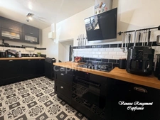 À vendre – Maison de village 4 chambres avec jardin, dépendances, grange et espace spa