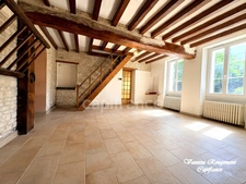 Maison familiale de 140 m² avec jardin arboré et dépendance – Poilly-sur-Tholon