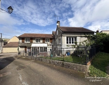 Maison de village à vendre 6 pièces 3 chambres avec dépendance COURGIS (89)