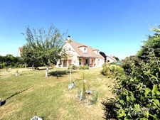 🏡  À VENDRE – MAISON FAMILIALE RÉNOVÉE DE 183 M² – 4/5 CHAMBRES – PRESTATIONS HAUT DE GAMME – TERRAIN 1676 M²