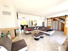 🏡  À VENDRE – MAISON FAMILIALE RÉNOVÉE DE 183 M² – 4/5 CHAMBRES – PRESTATIONS HAUT DE GAMME – TERRAIN 1676 M²