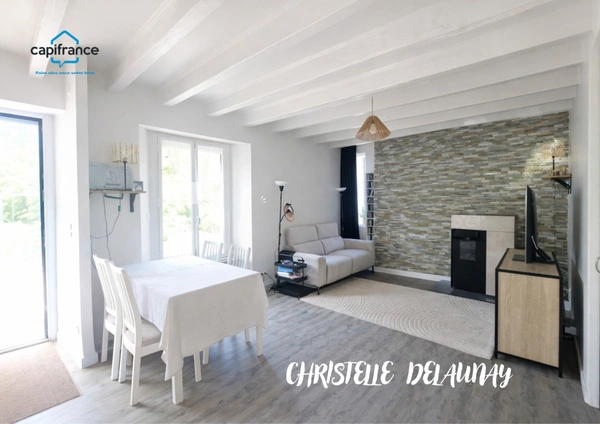  Maison de charme en pierre et bois à Saint Ouen Des Toits
