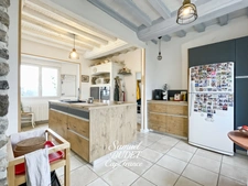 Maison rénovée à Fyé – 240 m², 5 chambres, DPE C, terrain clos et cuisine d’été