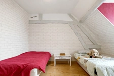 Maison rénovée à Fyé – 240 m², 5 chambres, DPE C, terrain clos et cuisine d’été