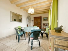 Maison rénovée à Fyé – 240 m², 5 chambres, DPE C, terrain clos et cuisine d’été