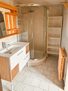 Maison à Saint-Julien-sur-Sarthe – 138 m² avec espace indépendant de 35 m² 