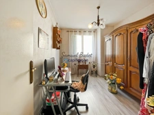 Alençon – Appartement 84 m², 3 chambres, parking couvert, cave et grenier
