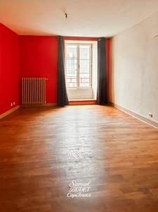 Maison à Saint-Julien-sur-Sarthe – 138 m² avec espace indépendant de 35 m² 