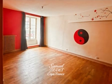 Maison à Saint-Julien-sur-Sarthe – 138 m² avec espace indépendant de 35 m² 