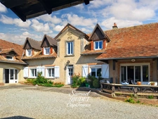 Maison rénovée à Fyé – 240 m², 5 chambres, DPE C, terrain clos et cuisine d’été