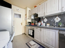 Alençon – Appartement 84 m², 3 chambres, parking couvert, cave et grenier