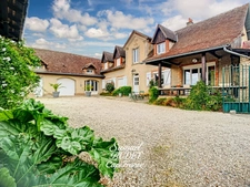 Maison rénovée à Fyé – 240 m², 5 chambres, DPE C, terrain clos et cuisine d’été