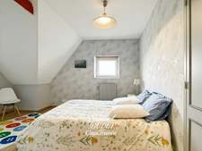 Maison rénovée à Fyé – 240 m², 5 chambres, DPE C, terrain clos et cuisine d’été