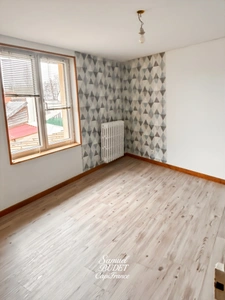 Maison à Saint-Julien-sur-Sarthe – 138 m² avec espace indépendant de 35 m² 