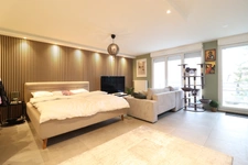 Where Design Meets Comfort – Elegant Studio in Prime Location