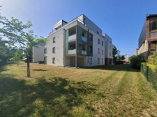 Élégance et confort au bord du Rhin – Un havre de paix à Kembs