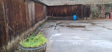 For sale: 220 m2 premises/warehouse plus a 90 m2 house in Terrasson-la-Villedieu (24)