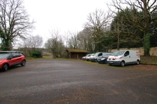 For sale: 220 m2 premises/warehouse plus a 90 m2 house in Terrasson-la-Villedieu (24)