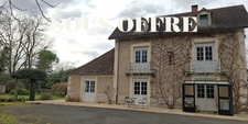  THENON (24)A vendre, Propriété composée de deux maisons sur 5.5 ha de prés (possibilité haras) et de bois.