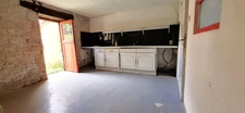 Maison composée de deux parties à vendre 5 pièces LA CHAPELLE AUBAREIL (24)