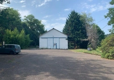 For sale: 220 m2 premises/warehouse plus a 90 m2 house in Terrasson-la-Villedieu (24)