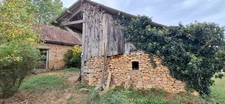 A vendre Maison 3 p. de 38 m2 à rénover sur terrain consttructible 1000 m2. VALOJOULX (24290)