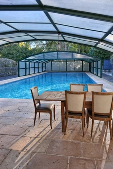  THENON (24)A vendre, Propriété composée de deux maisons sur 5.5 ha de prés et de bois.