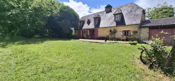  LA CHAPELLE AUBAREIL (24), Maison de 8 pièces, 200 m2 habitable