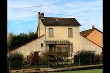 🏡 Maison entièrement à rénover avec jardin, dépendances – Mayet-de-Montagne