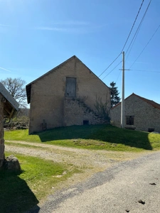 À VENDRE – MAISON EN PIERRE À RÉNOVER COMPLÈTEMENT – GROS POTENTIEL – 117 m² + GRENIER AMÉNAGEABLE-Proche Vichy