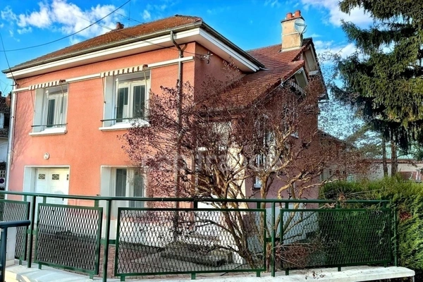 Maison 5 pièces avec sous-sol aménagé et jardin – Bellerive-sur-Allier