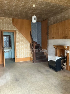 ? House requiring complete renovation with garden, outbuildings and mains drainage – Mayet-de-Montagne