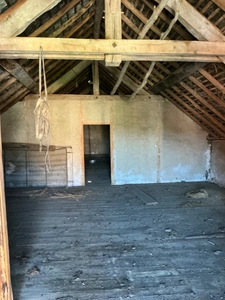 À VENDRE – MAISON EN PIERRE À RÉNOVER COMPLÈTEMENT – GROS POTENTIEL – 117 m² + GRENIER AMÉNAGEABLE-Proche Vichy